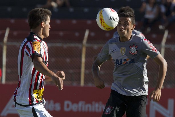 Durante o jogo esta tarde entre Paulista x Corinthians, no estádio Jaime Cintra , em Jundiaí, válido pela 1ª rodada do Campeonato Paulista 2013 - Jundiaí/SP