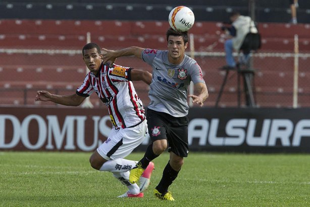 Durante o jogo esta tarde entre Paulista x Corinthians, no estádio Jaime Cintra , em Jundiaí, válido pela 1ª rodada do Campeonato Paulista 2013 - Jundiaí/SP