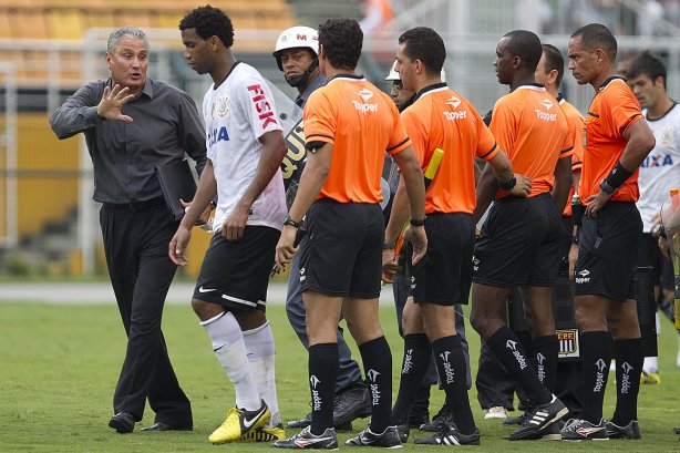 Durante a partida entre Corinthians x Ponte Preta/Campinas realizada esta tarde no estádio do Pacaembu, jogo válido pela 1ª rodada do Campeonato Paulista de 2013