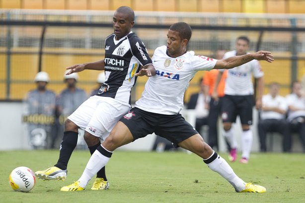 Durante a partida entre Corinthians x Ponte Preta/Campinas realizada esta tarde no estádio do Pacaembu, jogo válido pela 1ª rodada do Campeonato Paulista de 2013