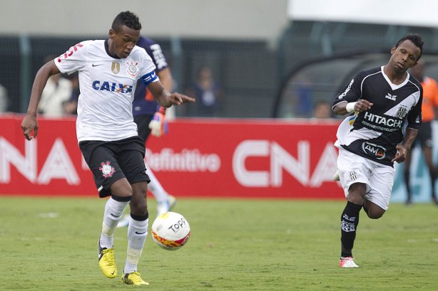 Durante a partida entre Corinthians x Ponte Preta/Campinas realizada esta tarde no estádio do Pacaembu, jogo válido pela 1ª rodada do Campeonato Paulista de 2013