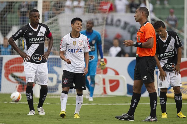Durante a partida entre Corinthians x Ponte Preta/Campinas realizada esta tarde no estádio do Pacaembu, jogo válido pela 1ª rodada do Campeonato Paulista de 2013