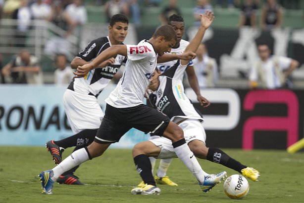 Durante a partida entre Corinthians x Ponte Preta/Campinas realizada esta tarde no estádio do Pacaembu, jogo válido pela 1ª rodada do Campeonato Paulista de 2013