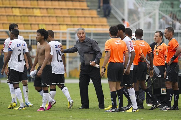 Durante a partida entre Corinthians x Ponte Preta/Campinas realizada esta tarde no estádio do Pacaembu, jogo válido pela 1ª rodada do Campeonato Paulista de 2013