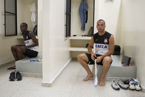 Nos vestiários antes da partida entre Corinthians x Ponte Preta/Campinas realizada esta tarde no estádio do Pacaembu, jogo válido pela 1ª rodada do Campeonato Paulista de 2013