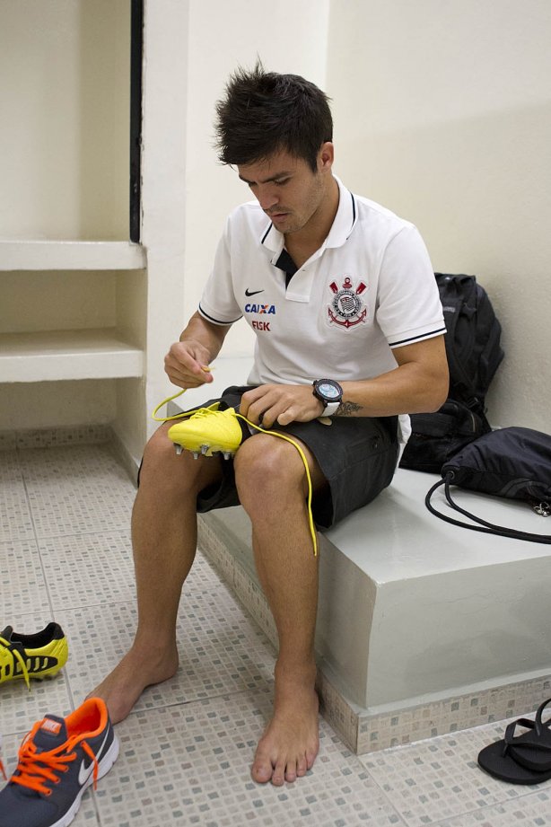 Nos vestiários antes da partida entre Corinthians x Ponte Preta/Campinas realizada esta tarde no estádio do Pacaembu, jogo válido pela 1ª rodada do Campeonato Paulista de 2013