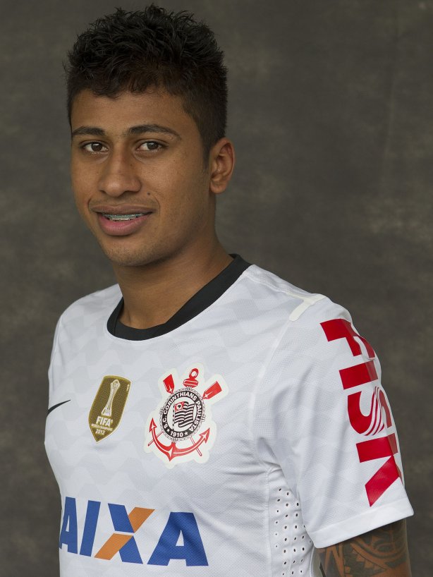 Durante o treino realizado esta manhã no CT Joaquim Grava, localizado no Parque Ecológico do Tiete. O próximo jogo da equipe será quarta-feira, dia 23/01, contra a Ponte Preta, de Campinas, no estádio do Pacaembu, válido pela 1ª rodada do Campeonato Paulista de 2013