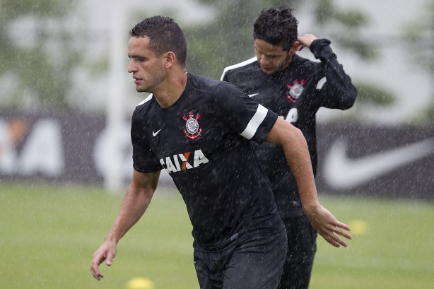 Durante o treino desta manhã no CT Joaquim Grava, no Parque Ecológico do Tiete. O próximo jogo da equipe será amanhã, domingo, dia 27/01, contra o Mirassol, no estádio José Maia, válido pela 3ª rodada do Campeonato Paulista de 2013
