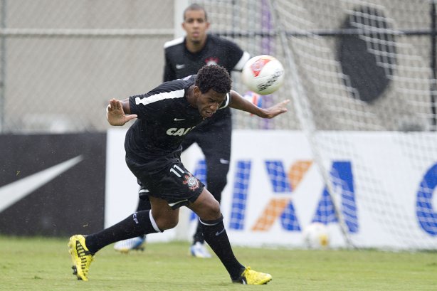 Durante o treino desta manhã no CT Joaquim Grava, no Parque Ecológico do Tiete. O próximo jogo da equipe será amanhã, domingo, dia 27/01, contra o Mirassol, no estádio José Maia, válido pela 3ª rodada do Campeonato Paulista de 2013