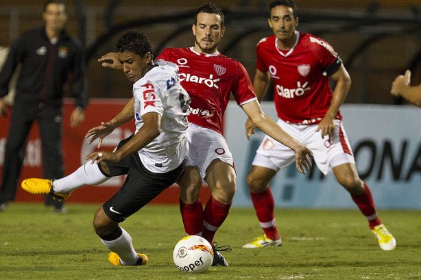 Durante a partida entre Corinthians x Mogi Mirim realizada esta noite no estádio do Pacaembu, jogo válido pela 4ª rodada do Campeonato Paulista de 2013