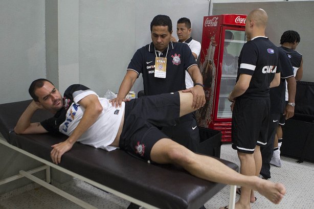 Nos vestiários antes da partida entre Corinthians x Mogi Mirim realizada esta noite no estádio do Pacaembu, jogo válido pela 4ª rodada do Campeonato Paulista de 2013