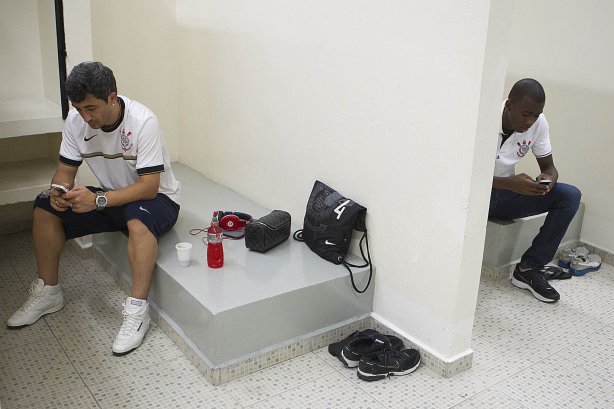 Nos vestiários antes da partida entre Corinthians x Mogi Mirim realizada esta noite no estádio do Pacaembu, jogo válido pela 4ª rodada do Campeonato Paulista de 2013
