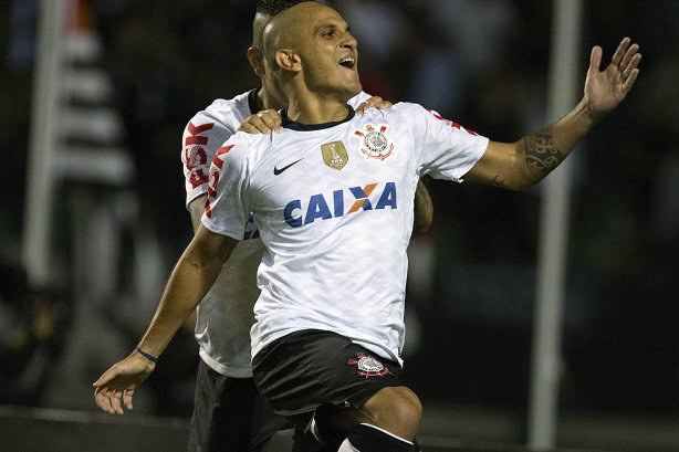 Durante a partida entre Corinthians x Mogi Mirim realizada esta noite no estádio do Pacaembu, jogo válido pela 4ª rodada do Campeonato Paulista de 2013