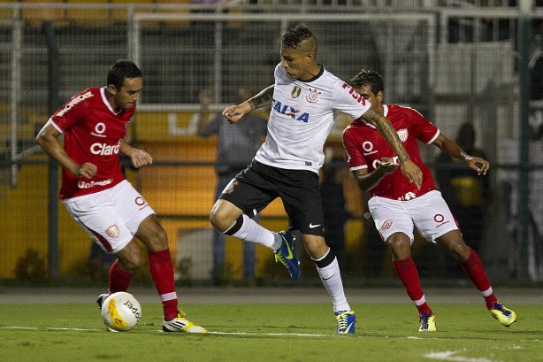 Durante a partida entre Corinthians x Mogi Mirim realizada esta noite no estádio do Pacaembu, jogo válido pela 4ª rodada do Campeonato Paulista de 2013