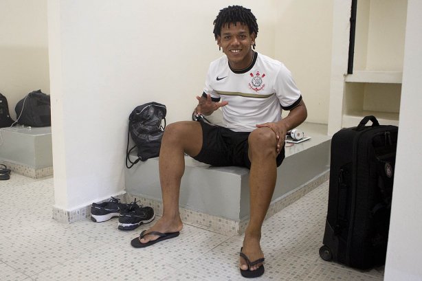 Nos vestiários antes da partida entre Corinthians x Oeste, de Itápolis realizada esta tarde no estádio do Pacaembu, jogo válido pela 5ª rodada do Campeonato Paulista de 2013