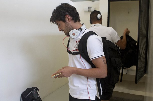 Nos vestiários antes da partida entre Corinthians x Oeste, de Itápolis realizada esta tarde no estádio do Pacaembu, jogo válido pela 5ª rodada do Campeonato Paulista de 2013