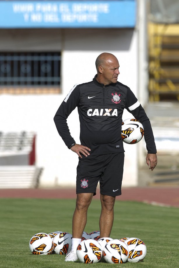 Durante o treino esta tarde no Estadium Felix Capriles, em Cochabamba. O próximo jogo da equipe será quarta-feira, 20/02, contra o San José, na cidade de Oruro/Bolivia, primeiro jogo da fase de classificação da Copa Libertadores de América 2013