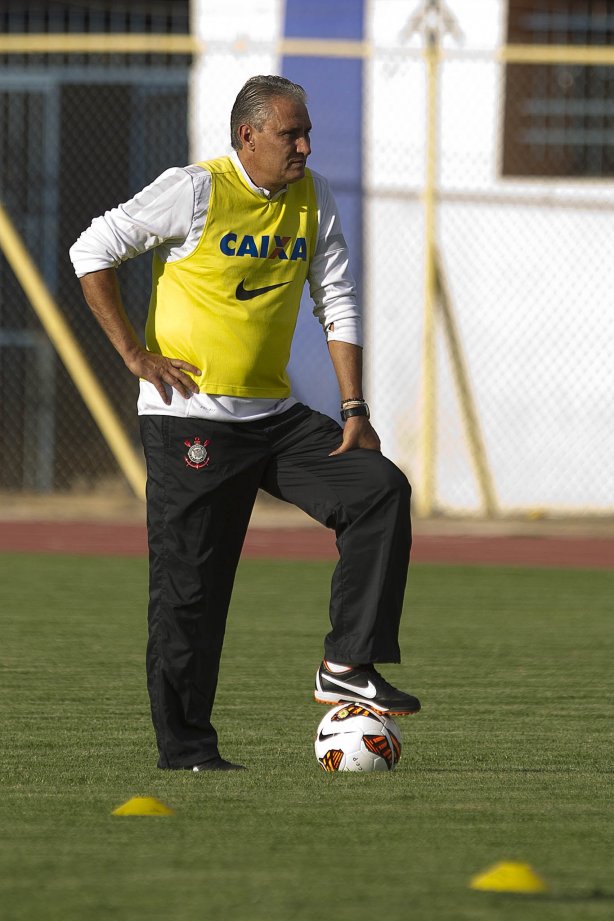 Durante o treino esta tarde no Estadium Felix Capriles, em Cochabamba. O próximo jogo da equipe será quarta-feira, 20/02, contra o San José, na cidade de Oruro/Bolivia, primeiro jogo da fase de classificação da Copa Libertadores de América 2013