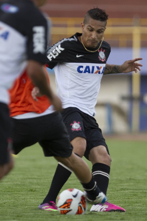 Durante o treino esta tarde no Estadium Felix Capriles, em Cochabamba. O próximo jogo da equipe será quarta-feira, 20/02, contra o San José, na cidade de Oruro/Bolivia, primeiro jogo da fase de classificação da Copa Libertadores de América 2013