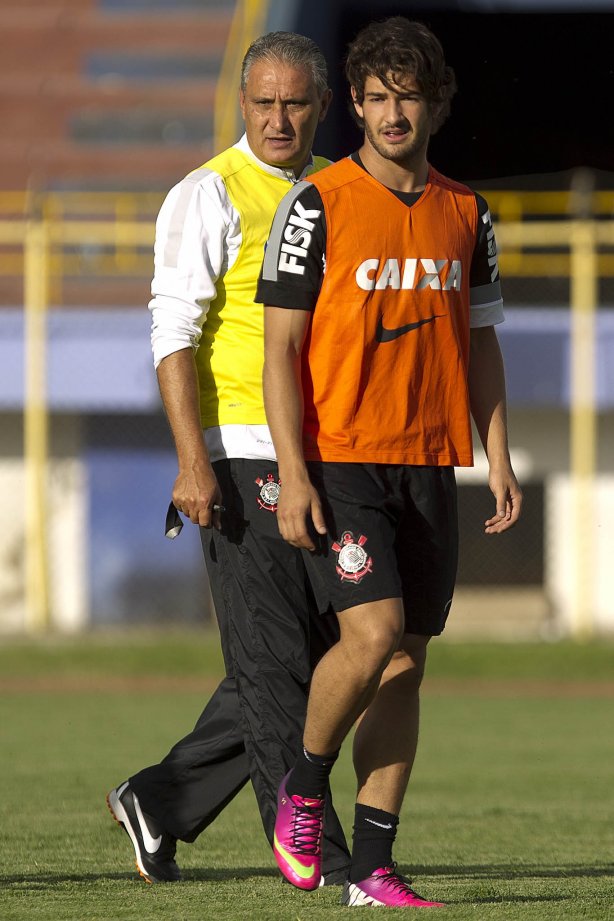 Durante o treino esta tarde no Estadium Felix Capriles, em Cochabamba. O próximo jogo da equipe será quarta-feira, 20/02, contra o San José, na cidade de Oruro/Bolivia, primeiro jogo da fase de classificação da Copa Libertadores de América 2013