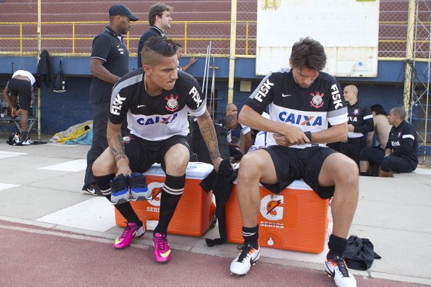 Durante o treino esta tarde no Estadium Felix Capriles, em Cochabamba. O próximo jogo da equipe será quarta-feira, 20/02, contra o San José, na cidade de Oruro/Bolivia, primeiro jogo da fase de classificação da Copa Libertadores de América 2013