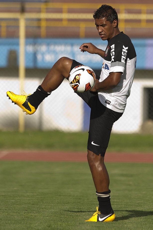 Durante o treino esta tarde no Estadium Felix Capriles, em Cochabamba. O próximo jogo da equipe será quarta-feira, 20/02, contra o San José, na cidade de Oruro/Bolivia, primeiro jogo da fase de classificação da Copa Libertadores de América 2013