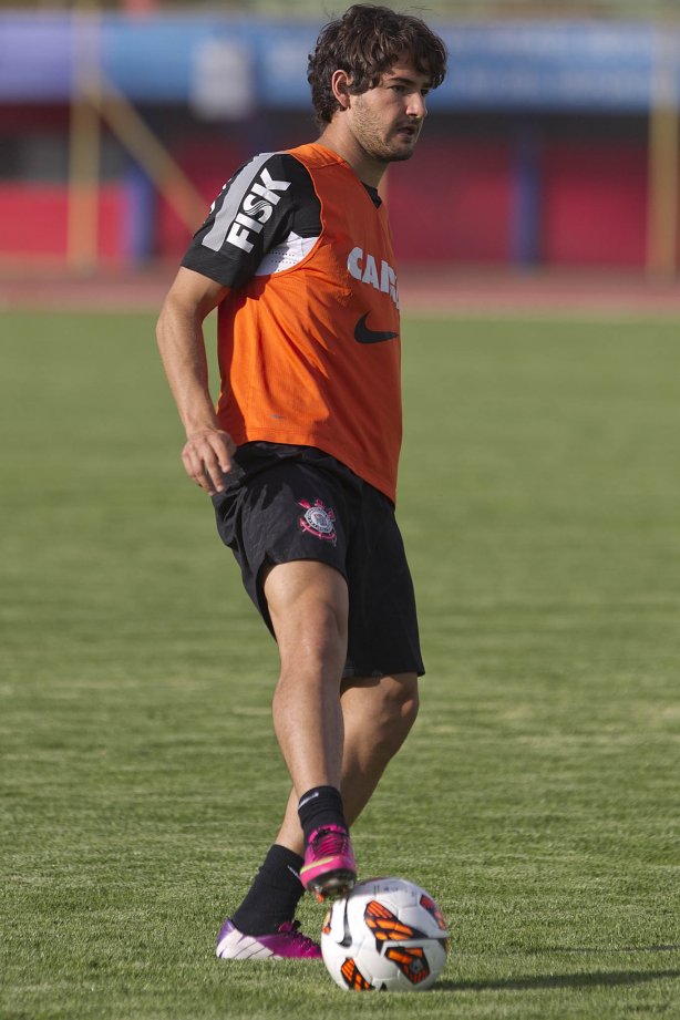 Durante o treino esta tarde no Estadium Felix Capriles, em Cochabamba. O próximo jogo da equipe será quarta-feira, 20/02, contra o San José, na cidade de Oruro/Bolivia, primeiro jogo da fase de classificação da Copa Libertadores de América 2013