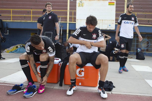 Durante o treino esta tarde no Estadium Felix Capriles, em Cochabamba. O próximo jogo da equipe será quarta-feira, 20/02, contra o San José, na cidade de Oruro/Bolivia, primeiro jogo da fase de classificação da Copa Libertadores de América 2013