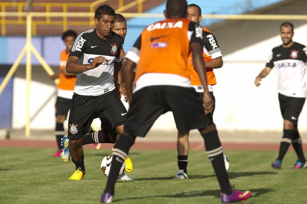 Durante o treino esta tarde no Estadium Felix Capriles, em Cochabamba. O próximo jogo da equipe será quarta-feira, 20/02, contra o San José, na cidade de Oruro/Bolivia, primeiro jogo da fase de classificação da Copa Libertadores de América 2013
