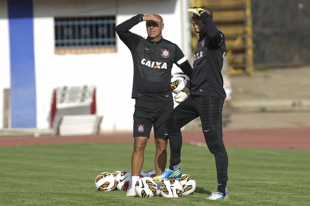 Durante o treino esta tarde no Estadium Felix Capriles, em Cochabamba. O próximo jogo da equipe será quarta-feira, 20/02, contra o San José, na cidade de Oruro/Bolivia, primeiro jogo da fase de classificação da Copa Libertadores de América 2013