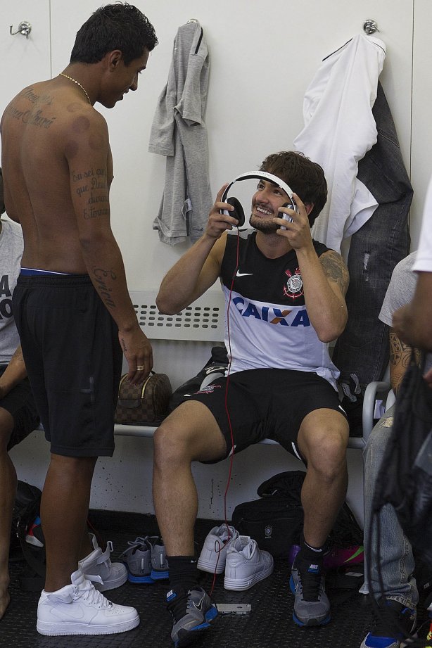 Nos vestiários antes da partida entre Santos x Corinthians realizada esta tarde no estádio do Morumbi, jogo válido pela 10ª rodada do Campeonato Paulista de 2013