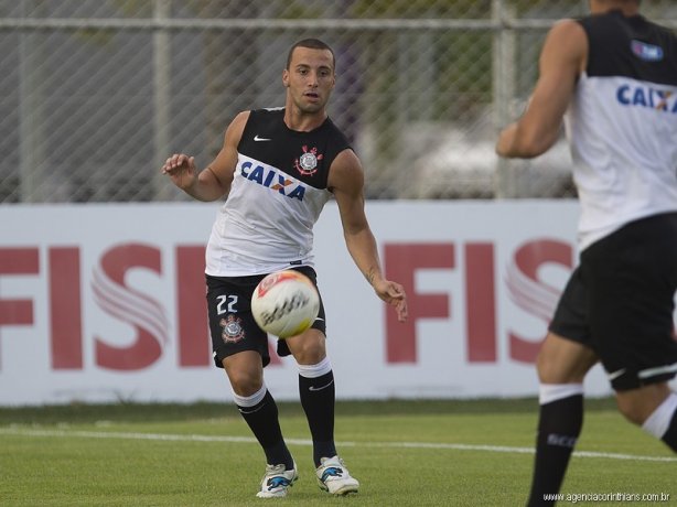 Durante o treino desta tarde no CT Joaquim Grava, no Parque Ecológico do Tiete. O próximo jogo da equipe será amanhã, sábado, dia 16/03, contra a Uniao Barbarese, jogo da 12ª rodada do Campeonato Paulista 2013