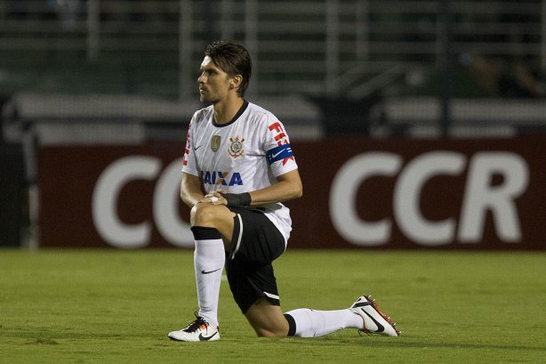 Durante a partida entre Corinthians x Penapolense realizada esta noite no estádio do Pacaembu, jogo válido pela 15ª rodada do Campeonato Paulista de 2013