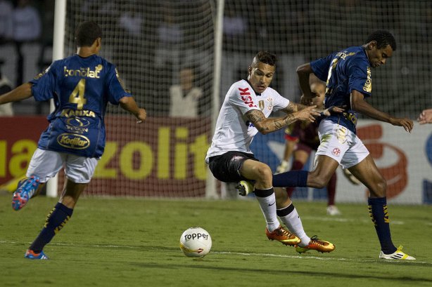 Durante a partida entre Corinthians x Penapolense realizada esta noite no estádio do Pacaembu, jogo válido pela 15ª rodada do Campeonato Paulista de 2013