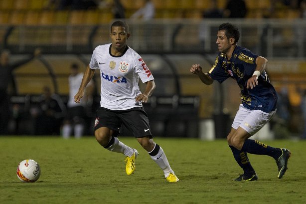 Durante a partida entre Corinthians x Penapolense realizada esta noite no estádio do Pacaembu, jogo válido pela 15ª rodada do Campeonato Paulista de 2013
