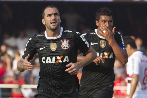 Durante a partida entre São Paulo x Corinthians realizada esta tarde no estádio do Morumbi, jogo válido pela 16ª rodada do Campeonato Paulista de 2013