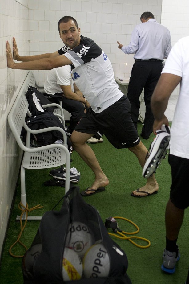 Nos vestiários antes da partida entre São Paulo x Corinthians realizada esta tarde no estádio do Morumbi, jogo válido pela 16ª rodada do Campeonato Paulista de 2013