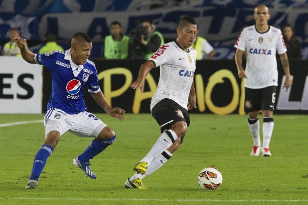 Durante a partida entre Millonarios/Colômbia x Corinthians/Brasil, realizada esta noite no estádio El Campín, em Bogota, jogo da volta da fase de classificação da Copa Libertadores de América 2013