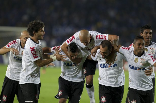 Durante a partida entre Millonarios/Colômbia x Corinthians/Brasil, realizada esta noite no estádio El Campín, em Bogota, jogo da volta da fase de classificação da Copa Libertadores de América 2013