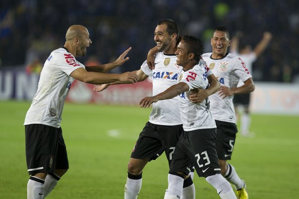 Durante a partida entre Millonarios/Colômbia x Corinthians/Brasil, realizada esta noite no estádio El Campín, em Bogota, jogo da volta da fase de classificação da Copa Libertadores de América 2013