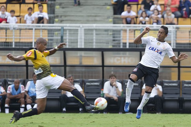 Durante a partida entre Corinthians x São Bernardo realizada esta tarde no estádio do Pacaembu, jogo válido pela 17ª rodada do Campeonato Paulista de 2013