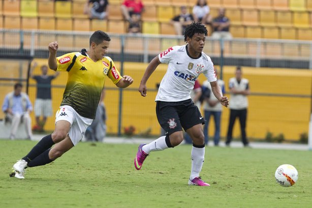 Durante a partida entre Corinthians x São Bernardo realizada esta tarde no estádio do Pacaembu, jogo válido pela 17ª rodada do Campeonato Paulista de 2013