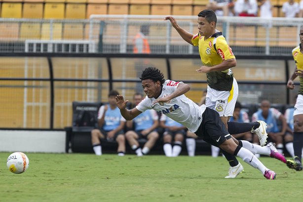 Durante a partida entre Corinthians x São Bernardo realizada esta tarde no estádio do Pacaembu, jogo válido pela 17ª rodada do Campeonato Paulista de 2013
