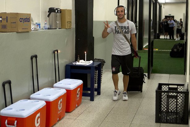 Nos vestiários antes da partida entre Corinthians/Brasil x San José/Bolivia, realizada esta noite no estádio do Pacaembu, jogo da volta da fase de classificação da Copa Libertadores de América 2013
