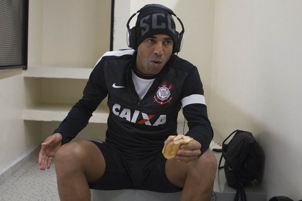 Nos vestiários antes da partida entre Corinthians/Brasil x San José/Bolivia, realizada esta noite no estádio do Pacaembu, jogo da volta da fase de classificação da Copa Libertadores de América 2013