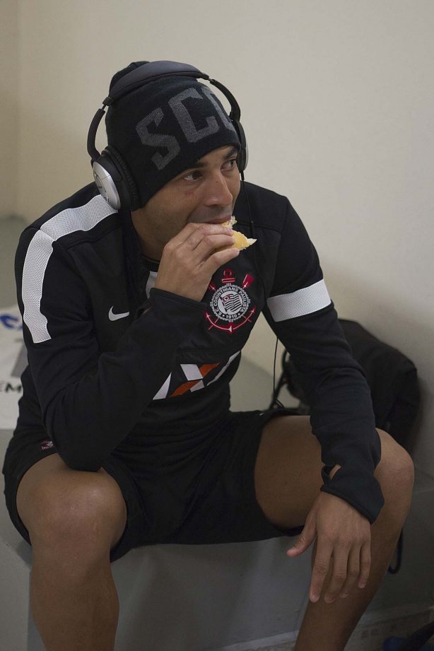Nos vestiários antes da partida entre Corinthians/Brasil x San José/Bolivia, realizada esta noite no estádio do Pacaembu, jogo da volta da fase de classificação da Copa Libertadores de América 2013