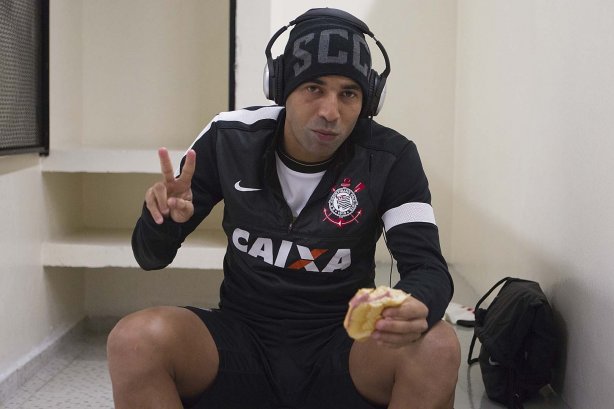 Nos vestiários antes da partida entre Corinthians/Brasil x San José/Bolivia, realizada esta noite no estádio do Pacaembu, jogo da volta da fase de classificação da Copa Libertadores de América 2013