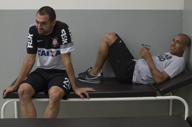 Nos vestiários antes da partida entre Corinthians x Atlético Sorocaba realizada esta tarde no estádio do Pacaembu, jogo válido pela 18ª rodada do Campeonato Paulista de 2013