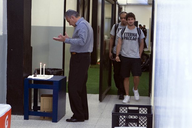 Nos vestiários antes da partida entre Corinthians x Atlético Sorocaba realizada esta tarde no estádio do Pacaembu, jogo válido pela 18ª rodada do Campeonato Paulista de 2013