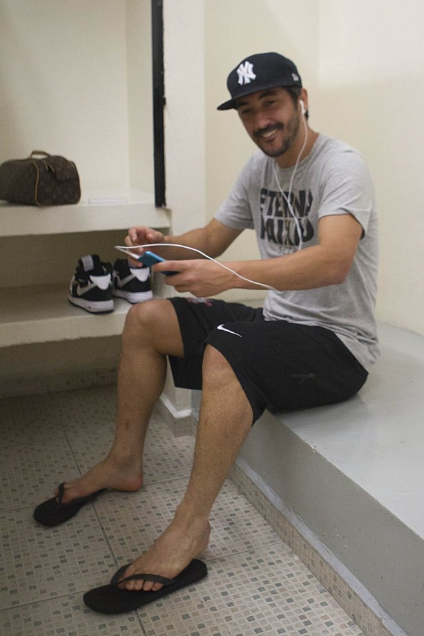 Nos vestiários antes da partida entre Corinthians x Atlético Sorocaba realizada esta tarde no estádio do Pacaembu, jogo válido pela 18ª rodada do Campeonato Paulista de 2013
